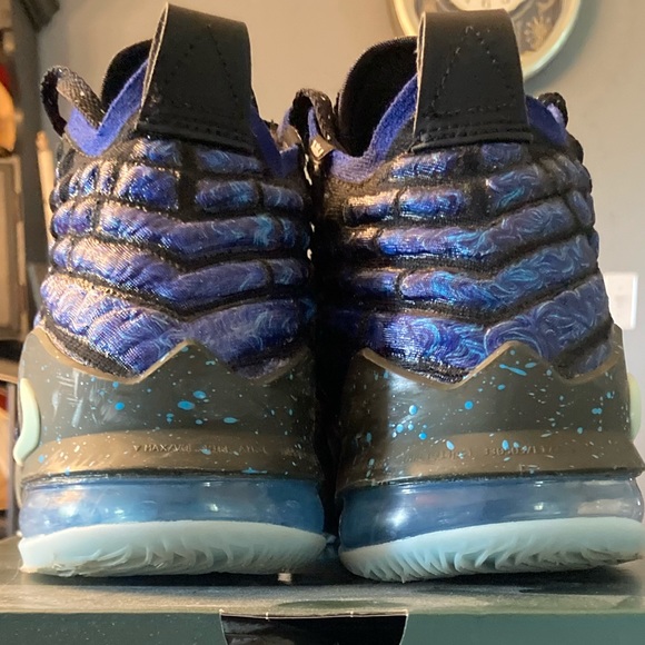 Nike Black Multi basketball shoe.  Size 6.5 Youth - Picture 9 of 9